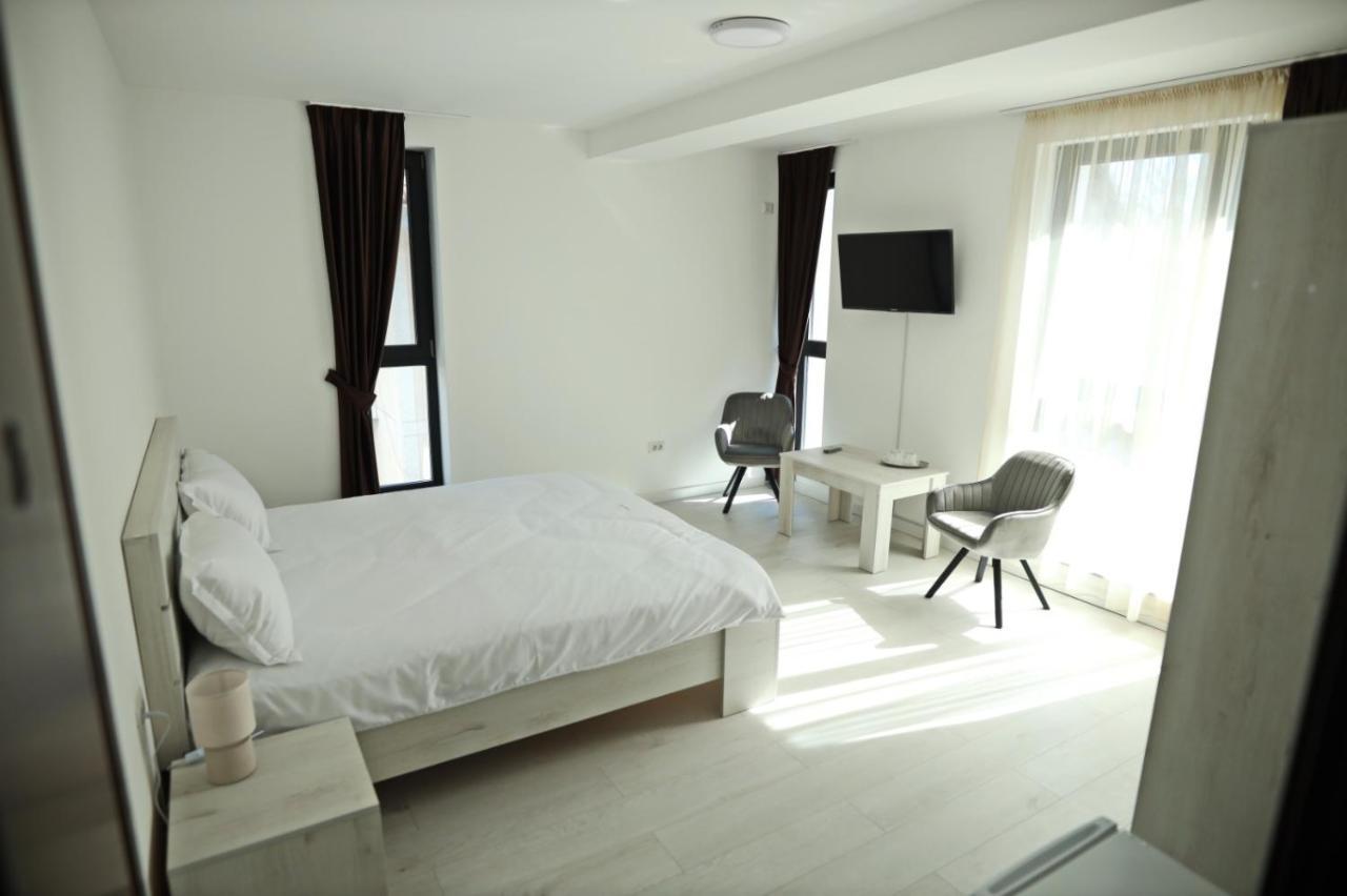 דירות פיטסטי Casa Vys מראה חיצוני תמונה