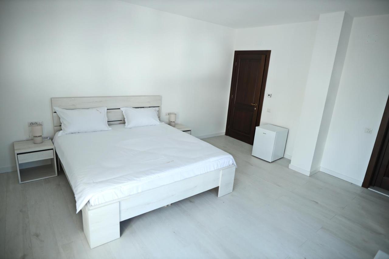 דירות פיטסטי Casa Vys מראה חיצוני תמונה