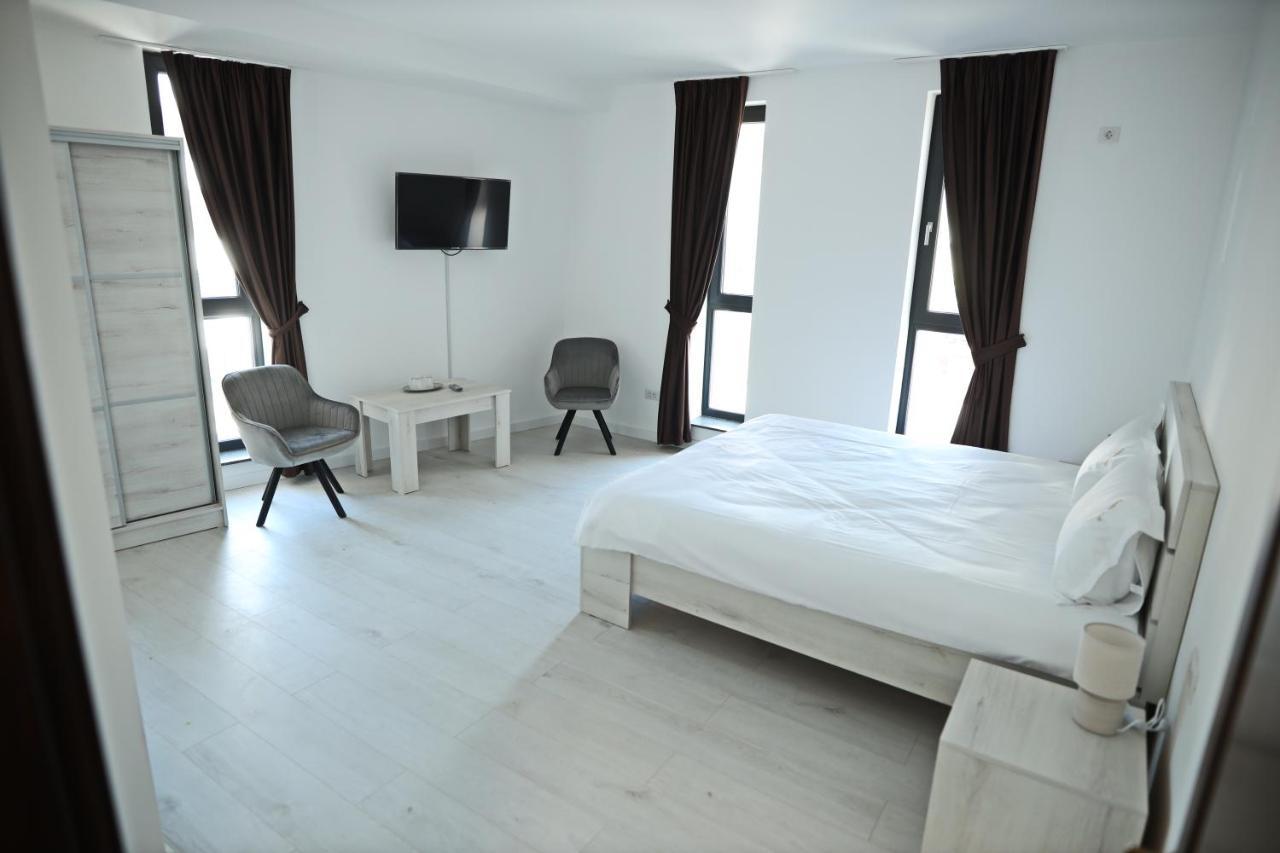 דירות פיטסטי Casa Vys מראה חיצוני תמונה