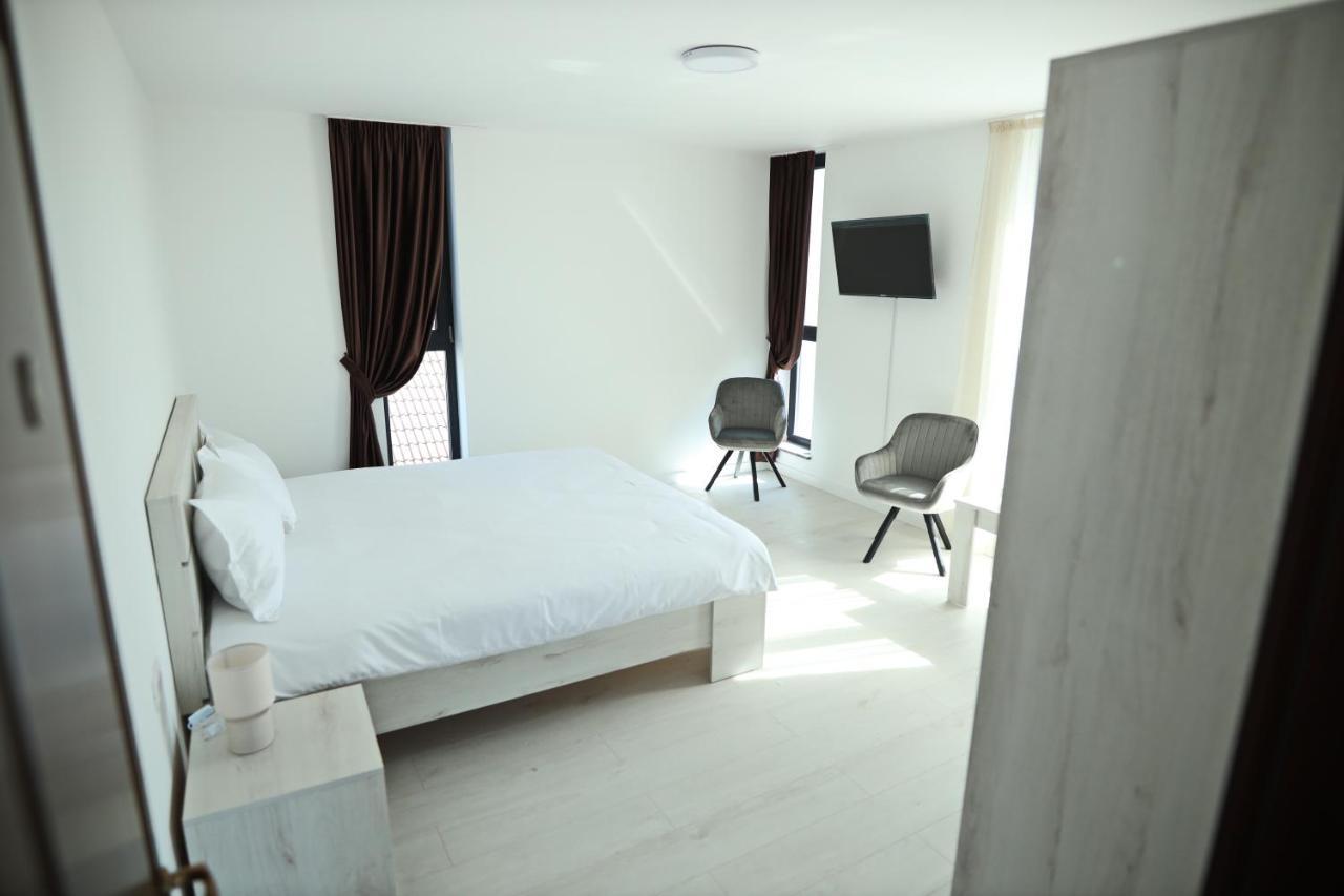 דירות פיטסטי Casa Vys מראה חיצוני תמונה